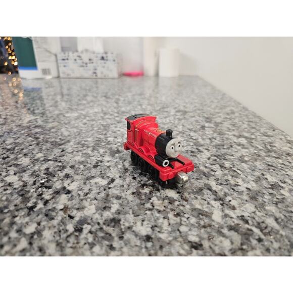 Thomas & Friends | Diecast Railway Train | Red Engine Gullane 2002 James - Picture 1 of 7